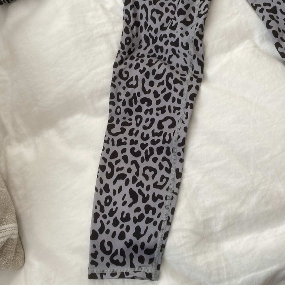 Workout Set Leopard Print Size Small - image 4